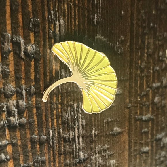 Gingko Leaf Gold on Gold Pin Brooch NEW! 1114 - Picture 5 of 5